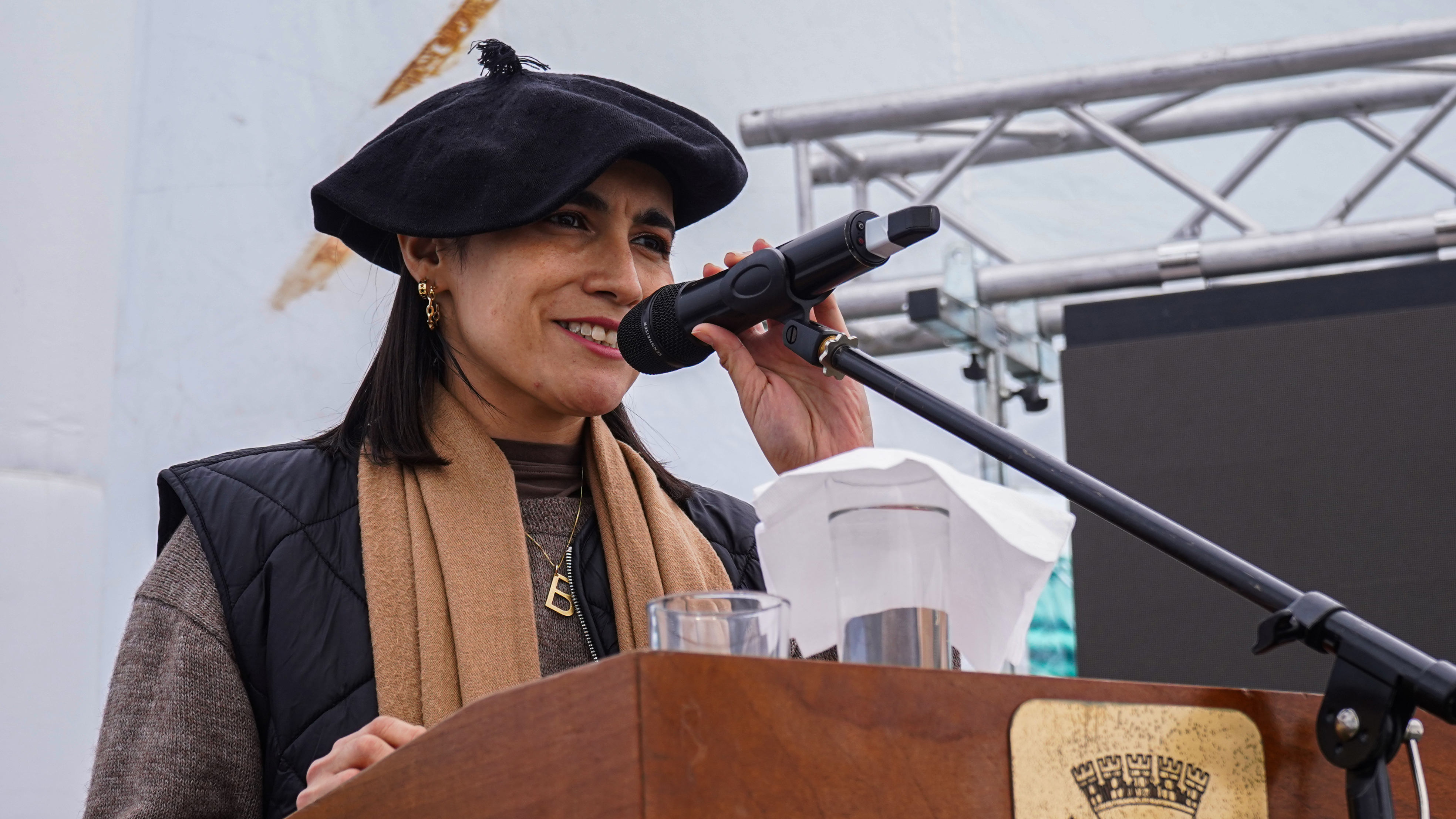 Foto 4 (alcaldesa).jpg